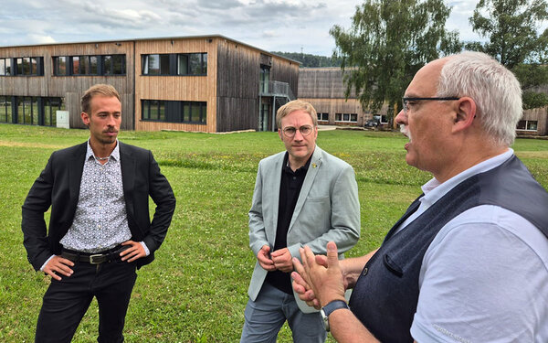 Sebastian Cuny MdL (SPD) zu Besuch an der HFR. V.l.n.r. Jannis Bahnmüller, Sebastian Cuny MdL (SPD) und Prof. Dr. Bastian Kaiser, © Team Sebastian Cuny MdL