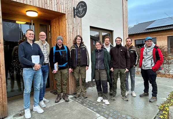 Gruppenfoto: Studierende der Hochschule Rottenburg zu Gast bei Pe